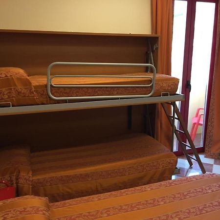 Hotel Fiorella Senigallia Szoba fotó
