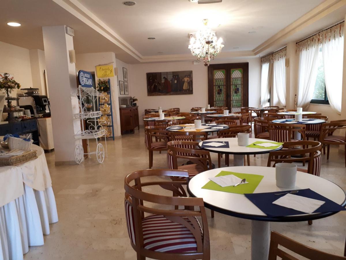 Hotel Fiorella Senigallia Kültér fotó