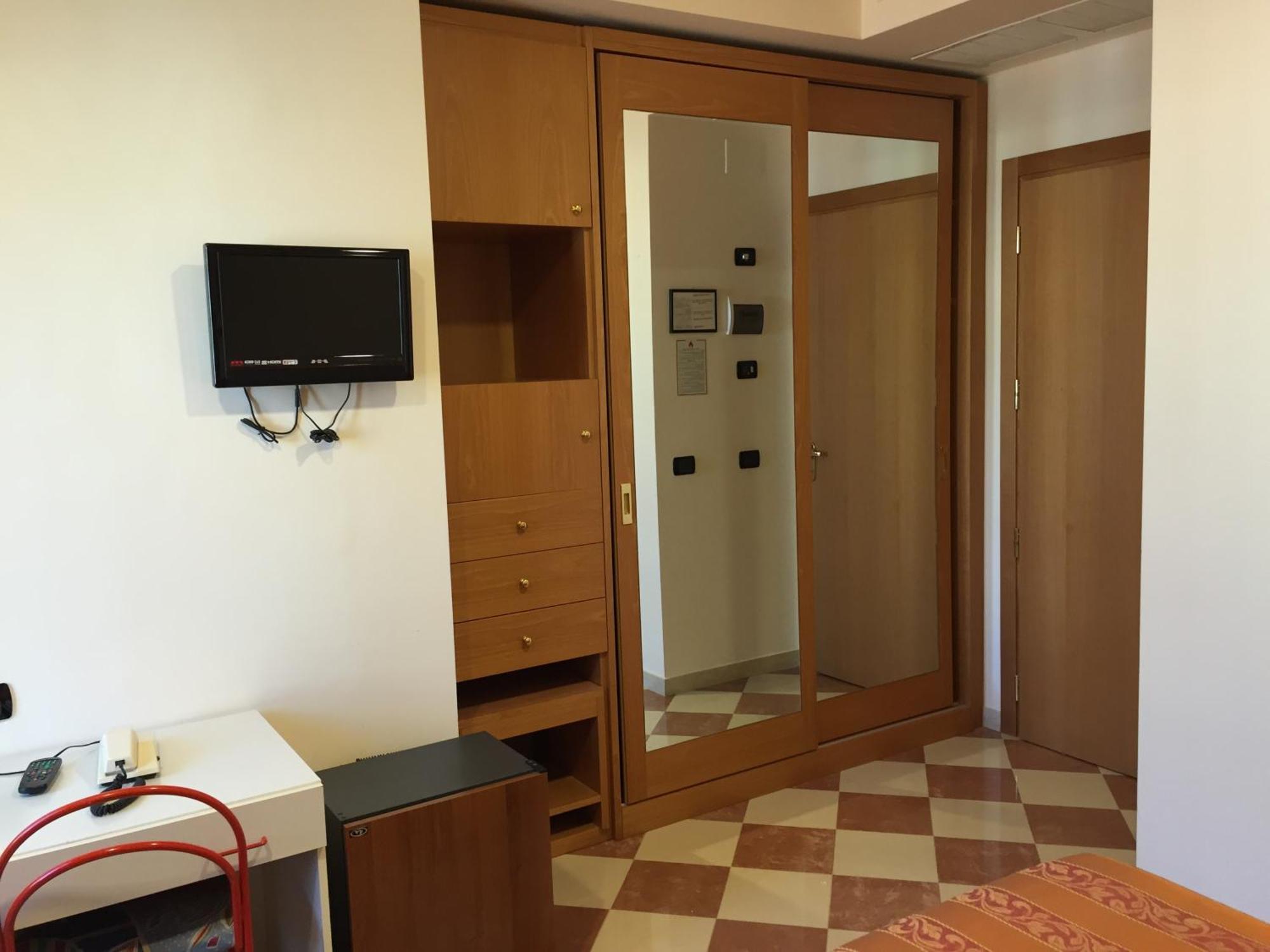 Hotel Fiorella Senigallia Szoba fotó
