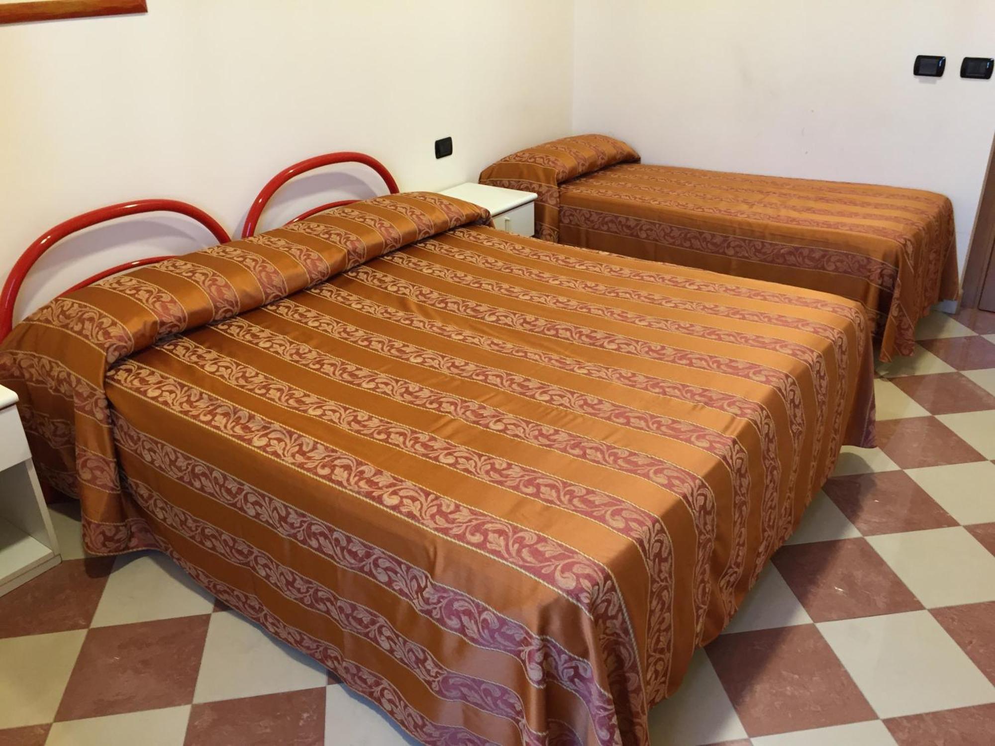 Hotel Fiorella Senigallia Szoba fotó