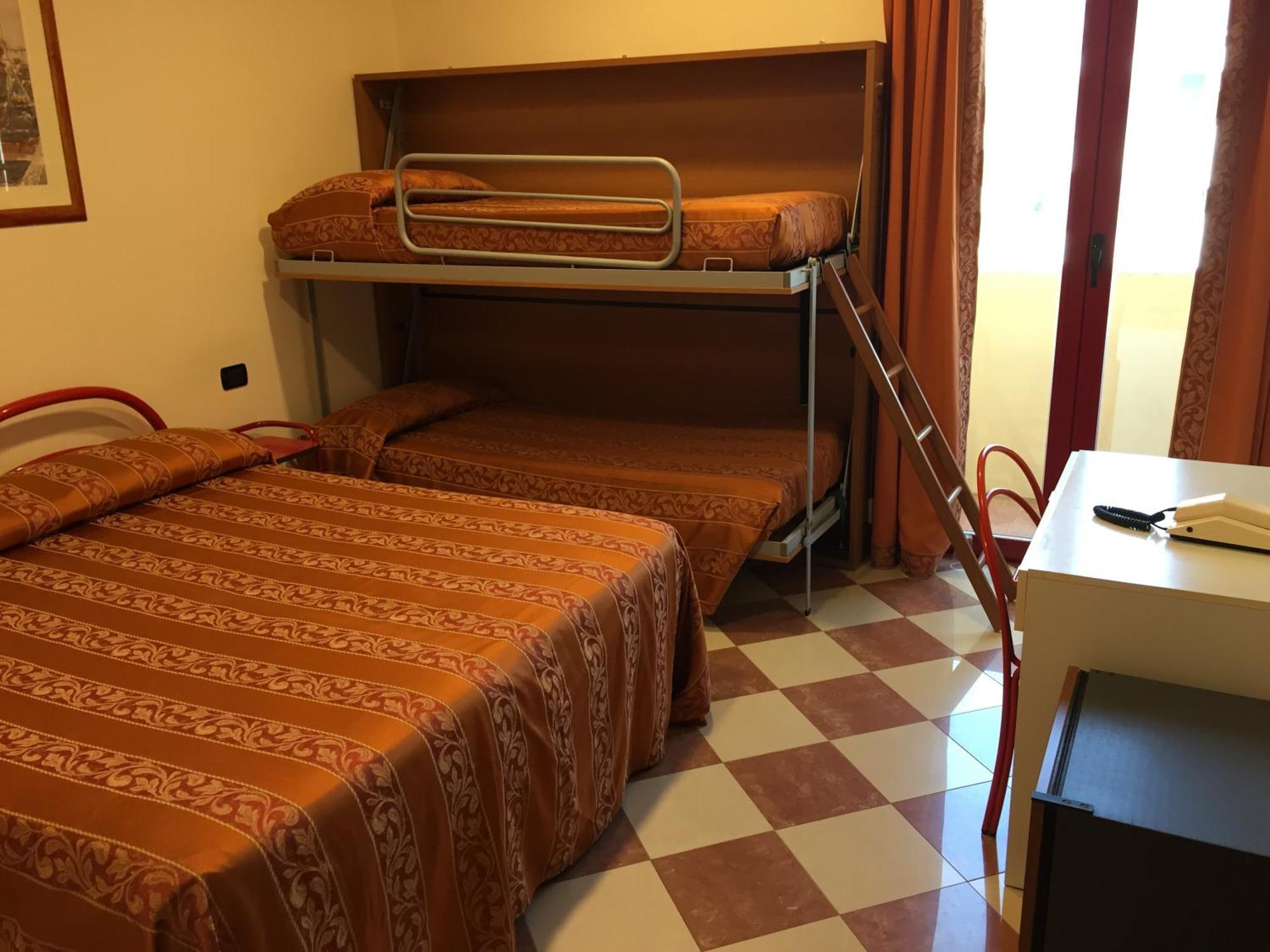 Hotel Fiorella Senigallia Szoba fotó