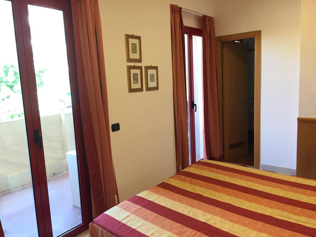 Hotel Fiorella Senigallia Szoba fotó
