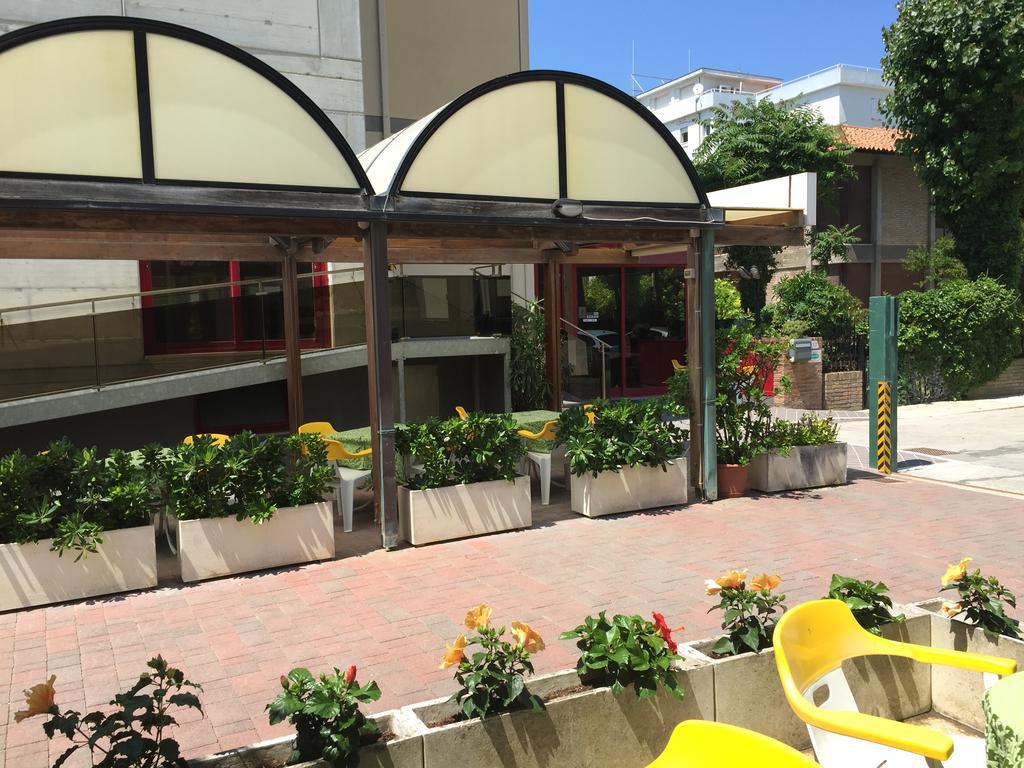 Hotel Fiorella Senigallia Kültér fotó