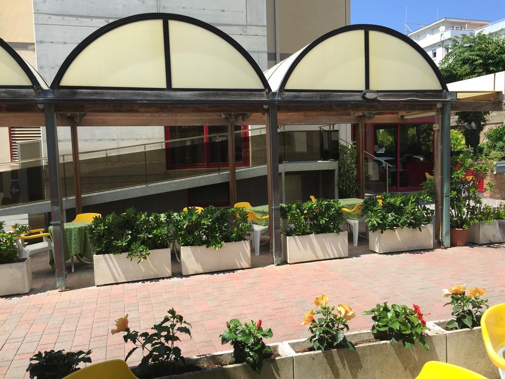Hotel Fiorella Senigallia Kültér fotó