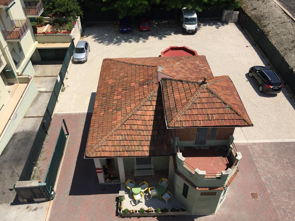 Hotel Fiorella Senigallia Kültér fotó
