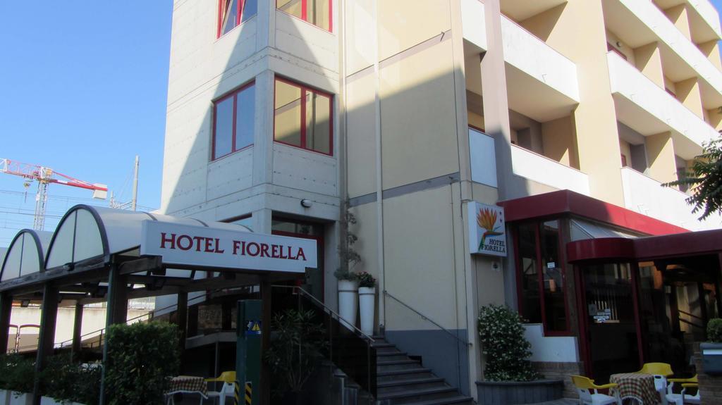 Hotel Fiorella Senigallia Kültér fotó